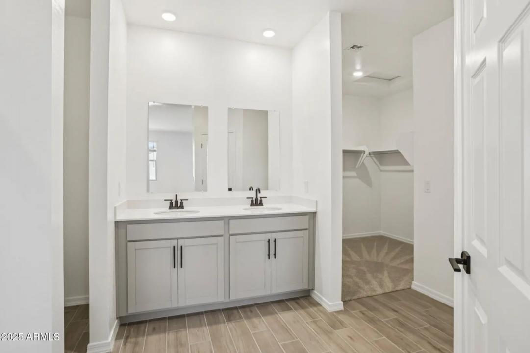 Real Estate Picture 29