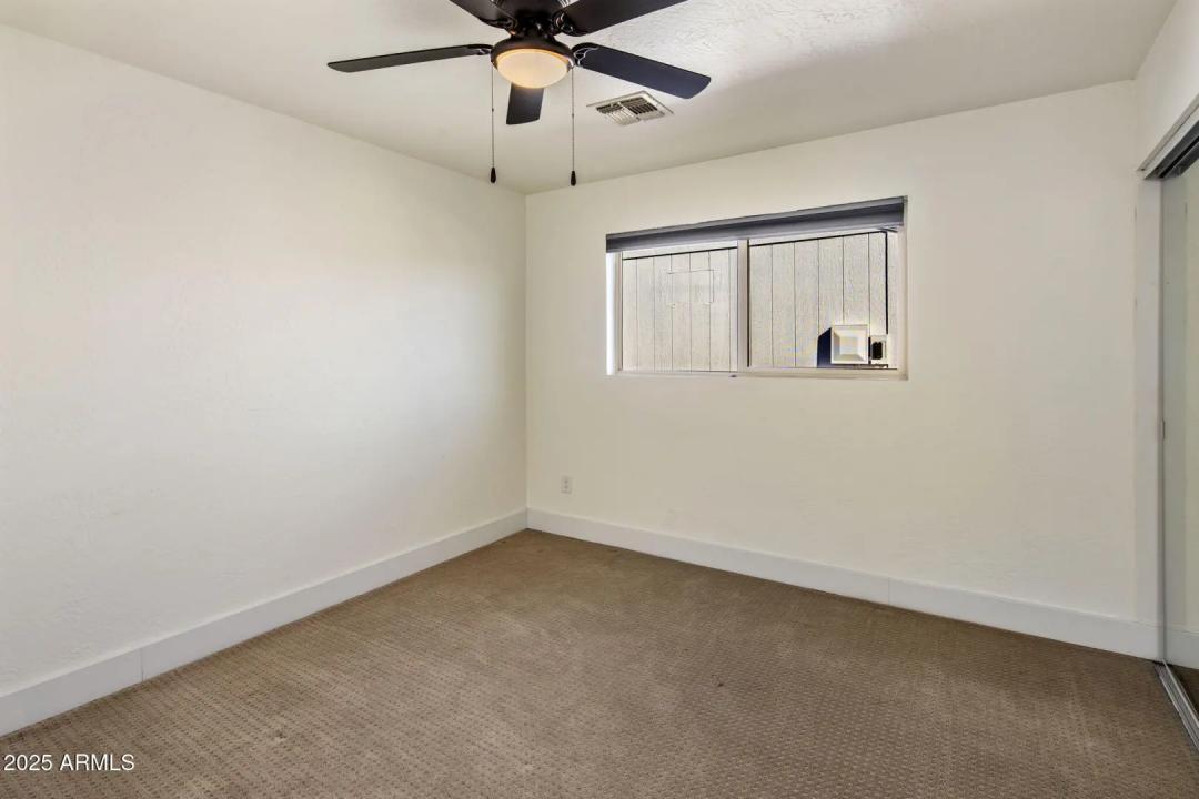 Real Estate Picture 18