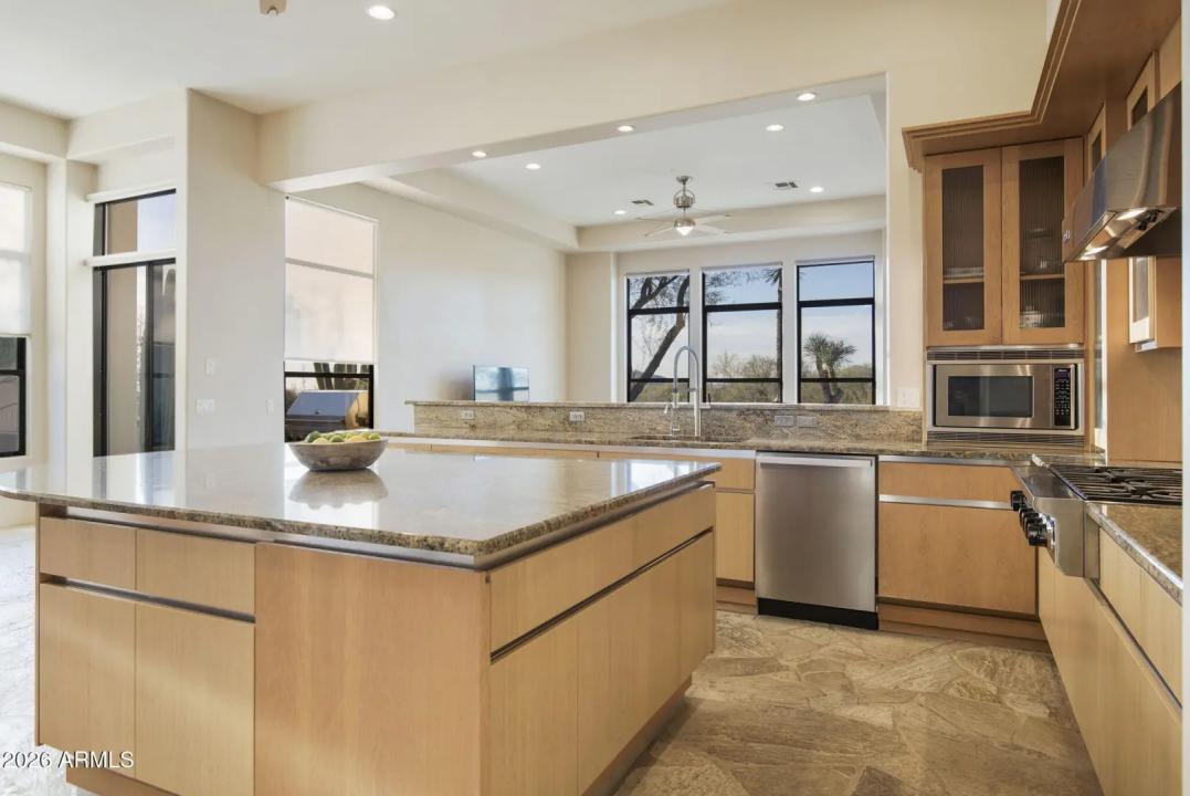 Real Estate Picture 16