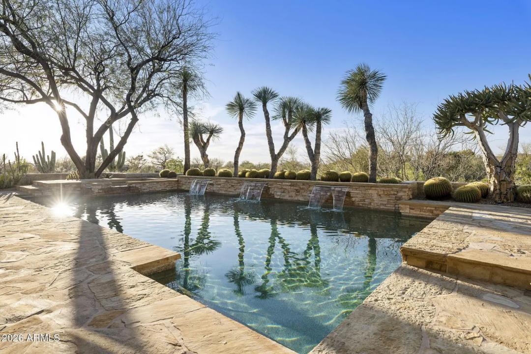 Real Estate Picture 6