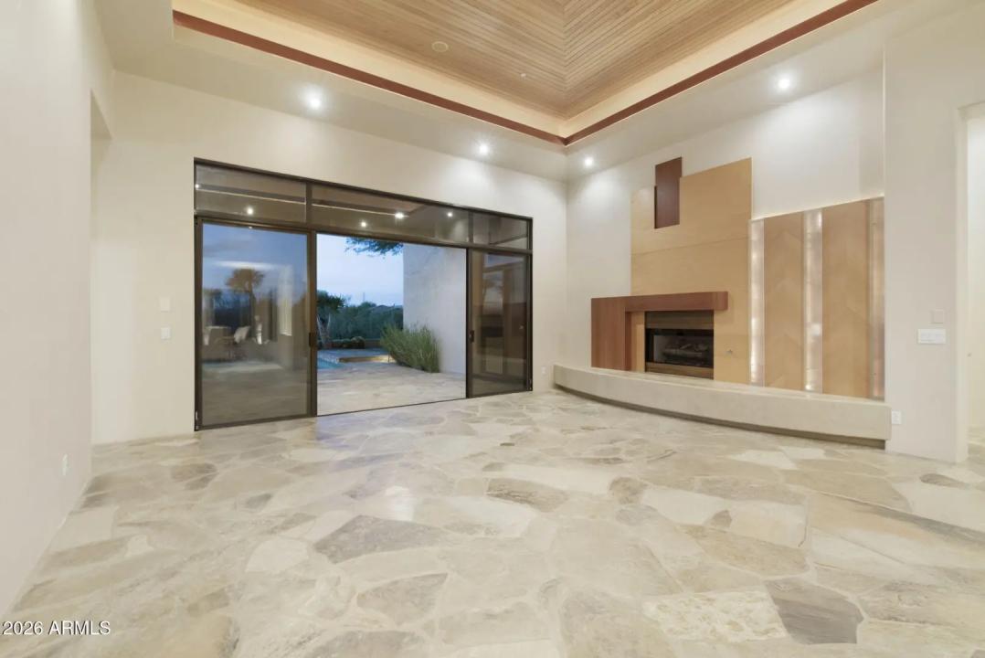 Real Estate Picture 11