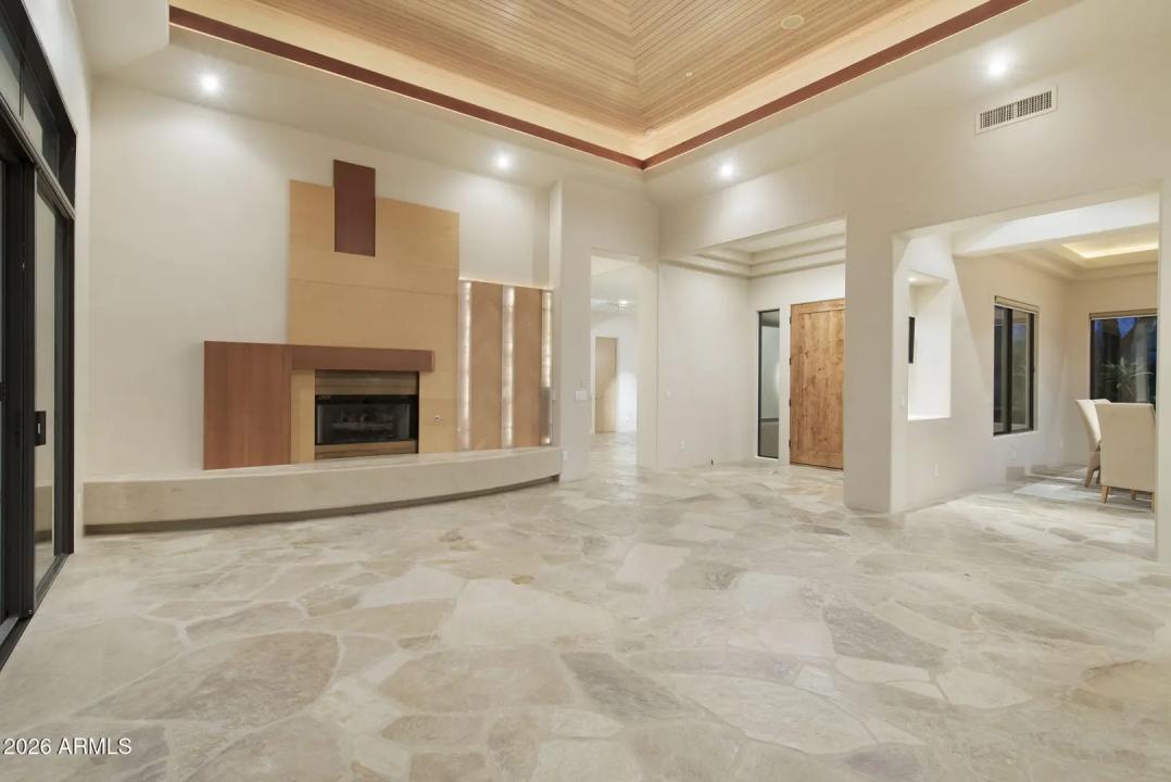 Real Estate Picture 9