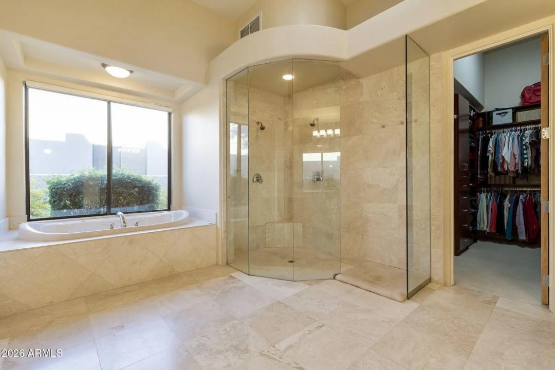 Real Estate Picture 24