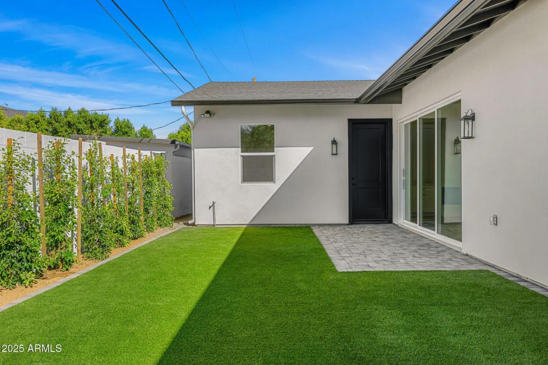Real Estate Picture 32