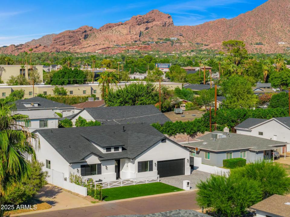 Real Estate Picture 5
