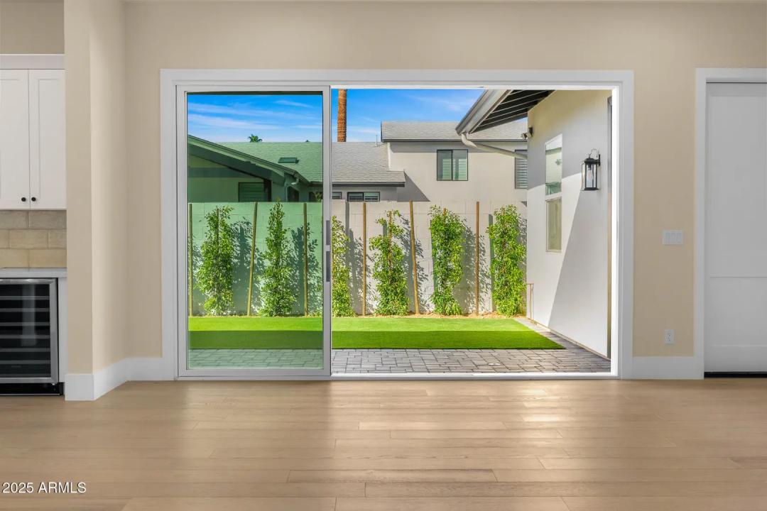 Real Estate Picture 3