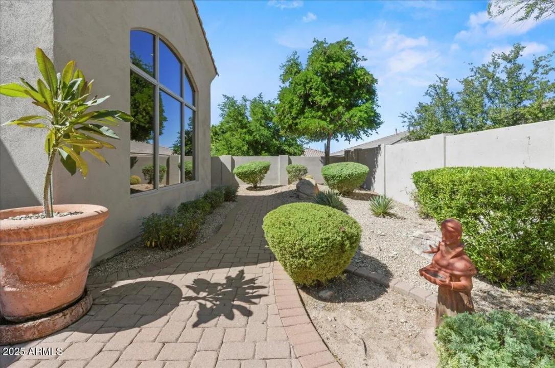 Real Estate Picture 20