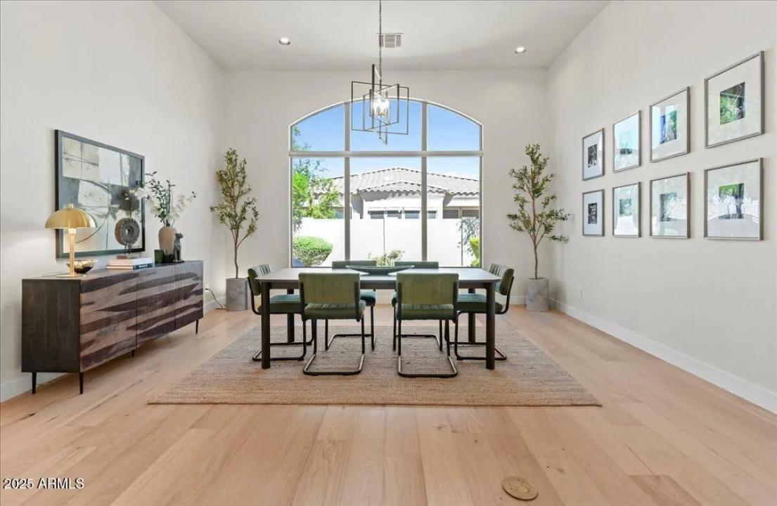 Real Estate Picture 8