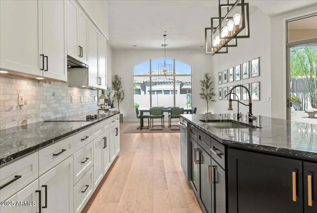 Real Estate Picture 7