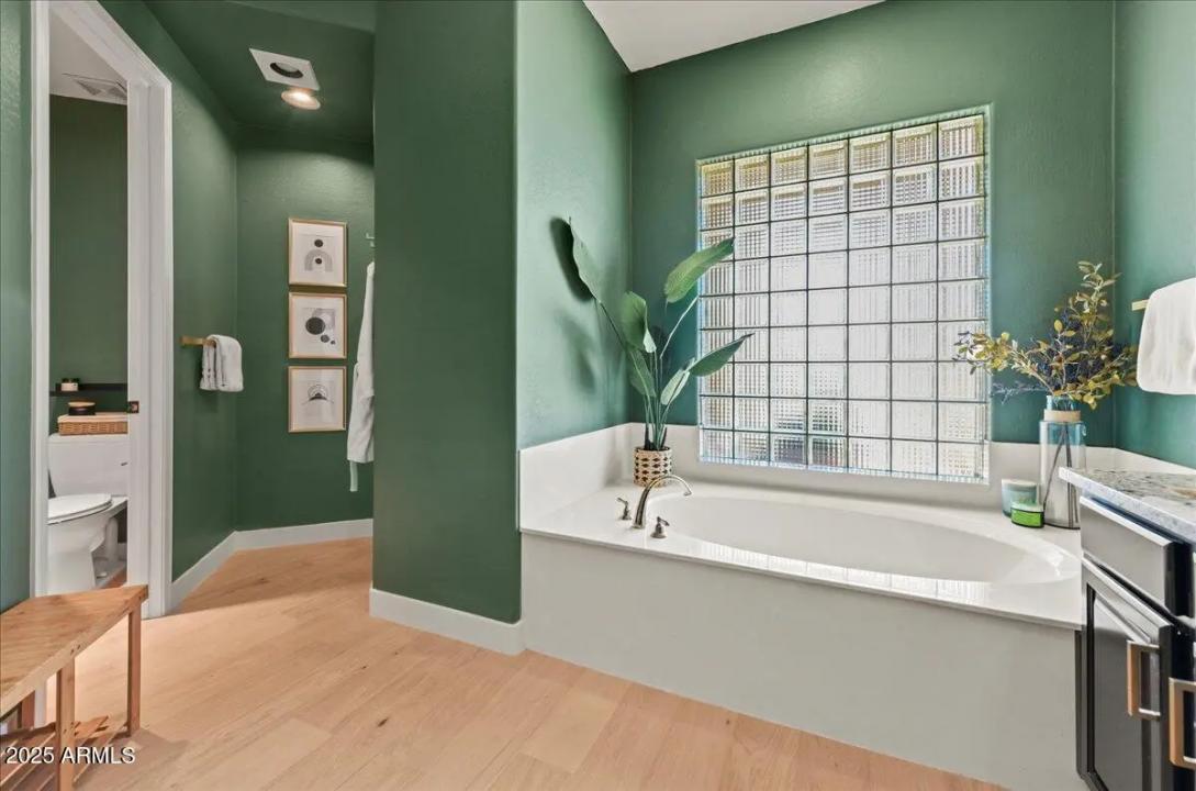 Real Estate Picture 13