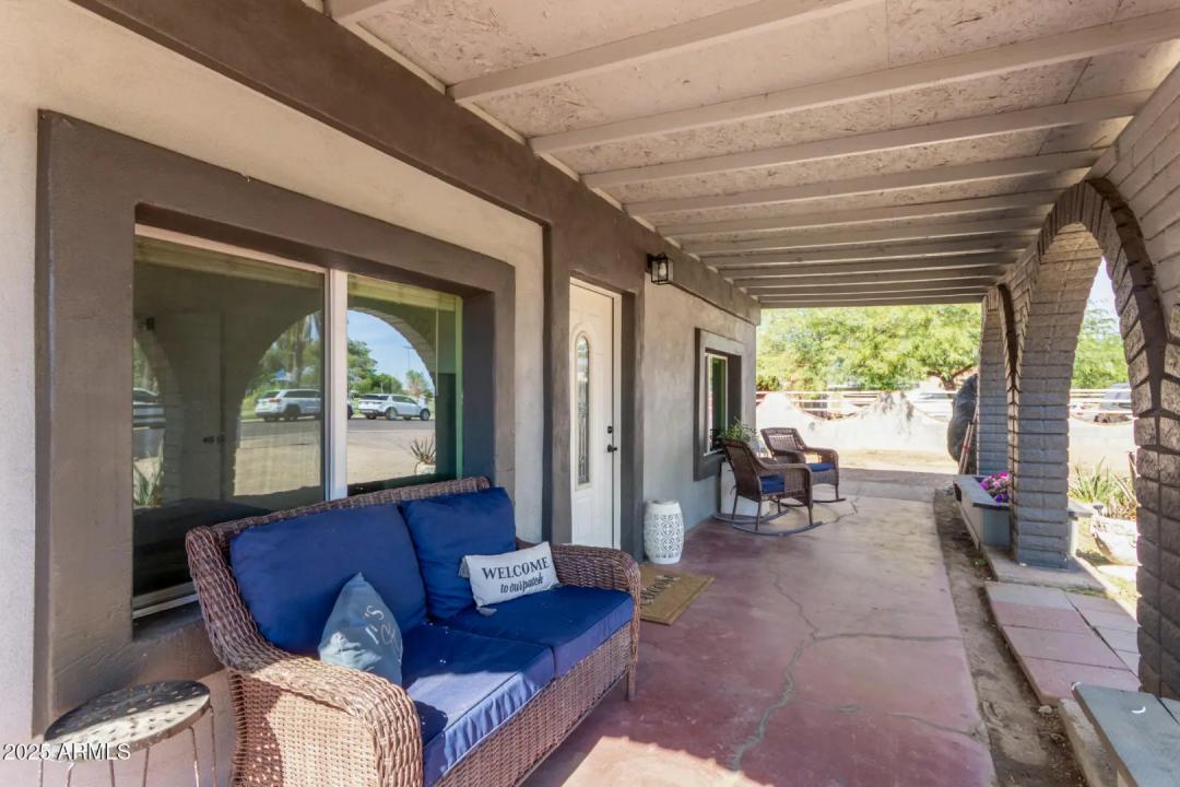 Real Estate Picture 5