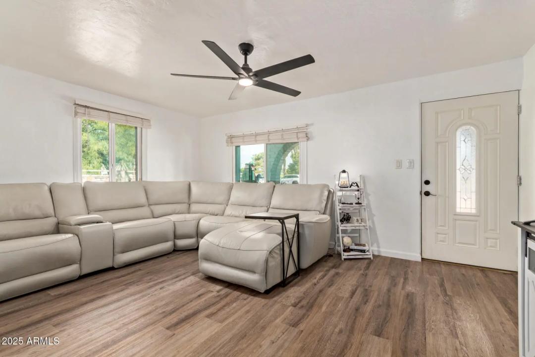 Real Estate Picture 6