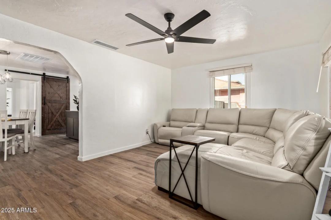 Real Estate Picture 7