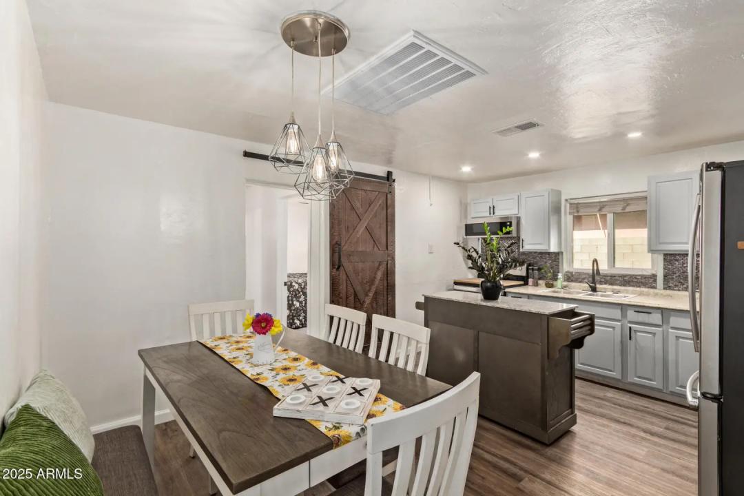 Real Estate Picture 8