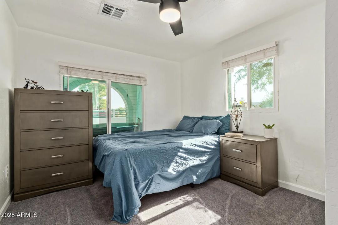 Real Estate Picture 12