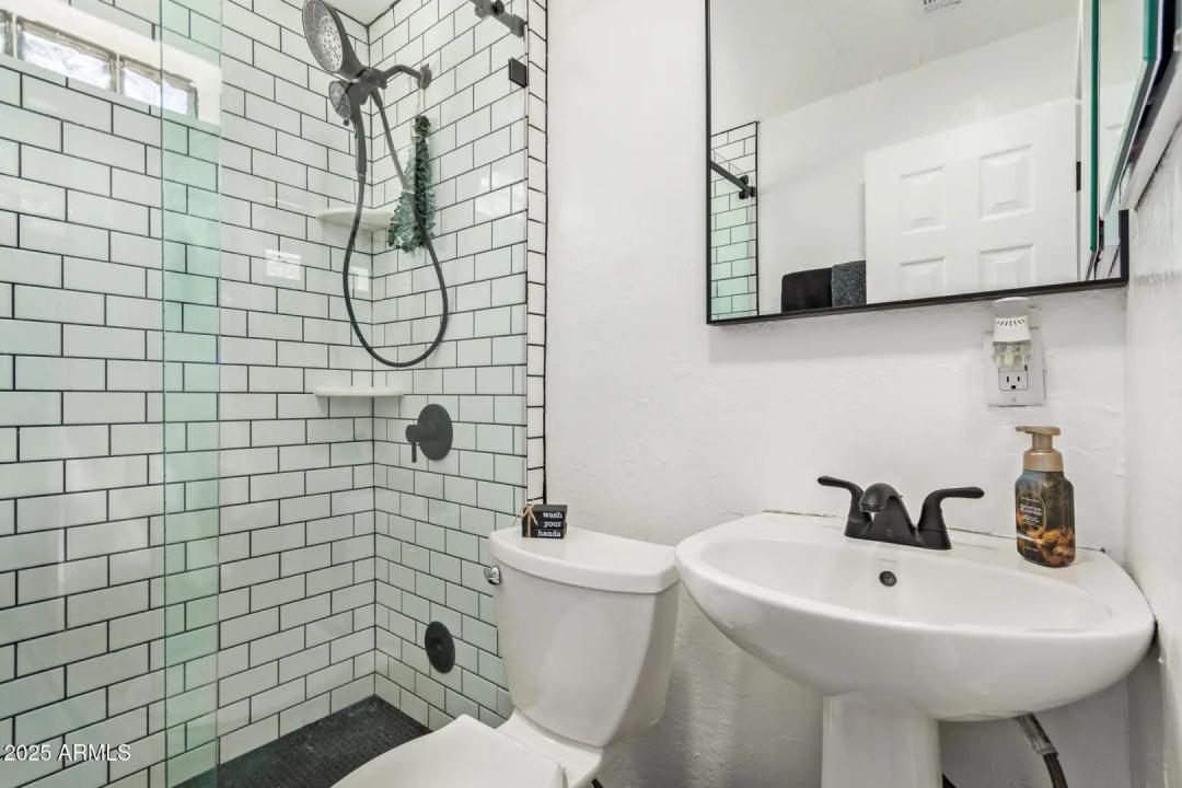 Real Estate Picture 14