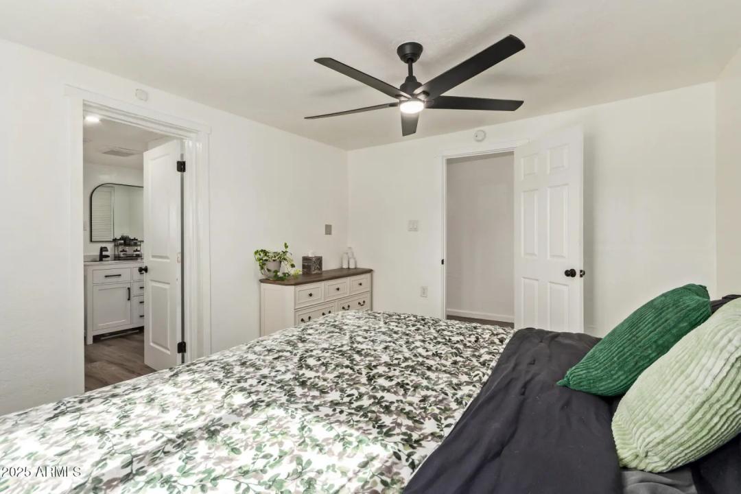 Real Estate Picture 17