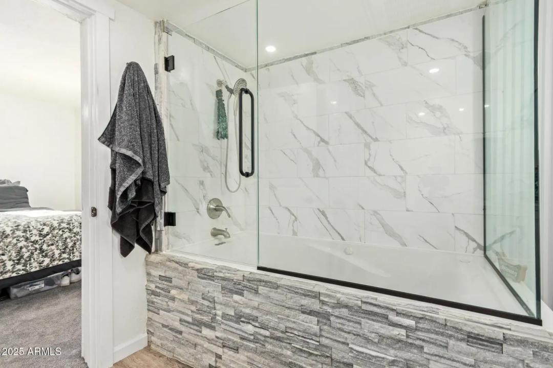 Real Estate Picture 19