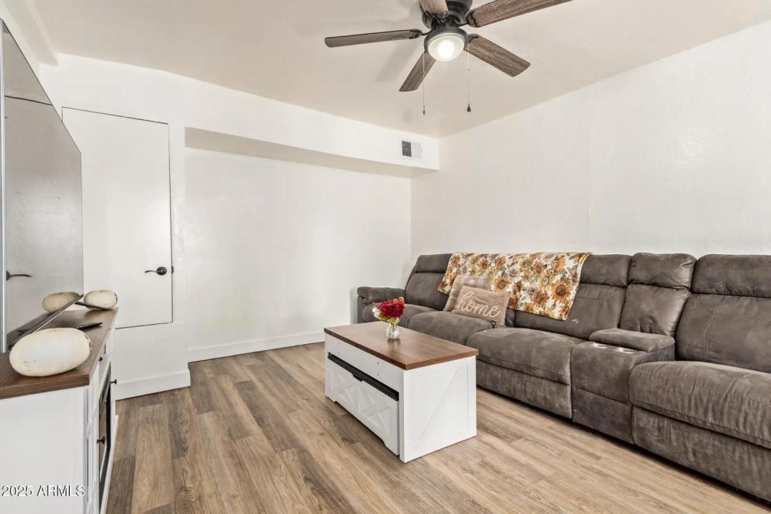 Real Estate Picture 25