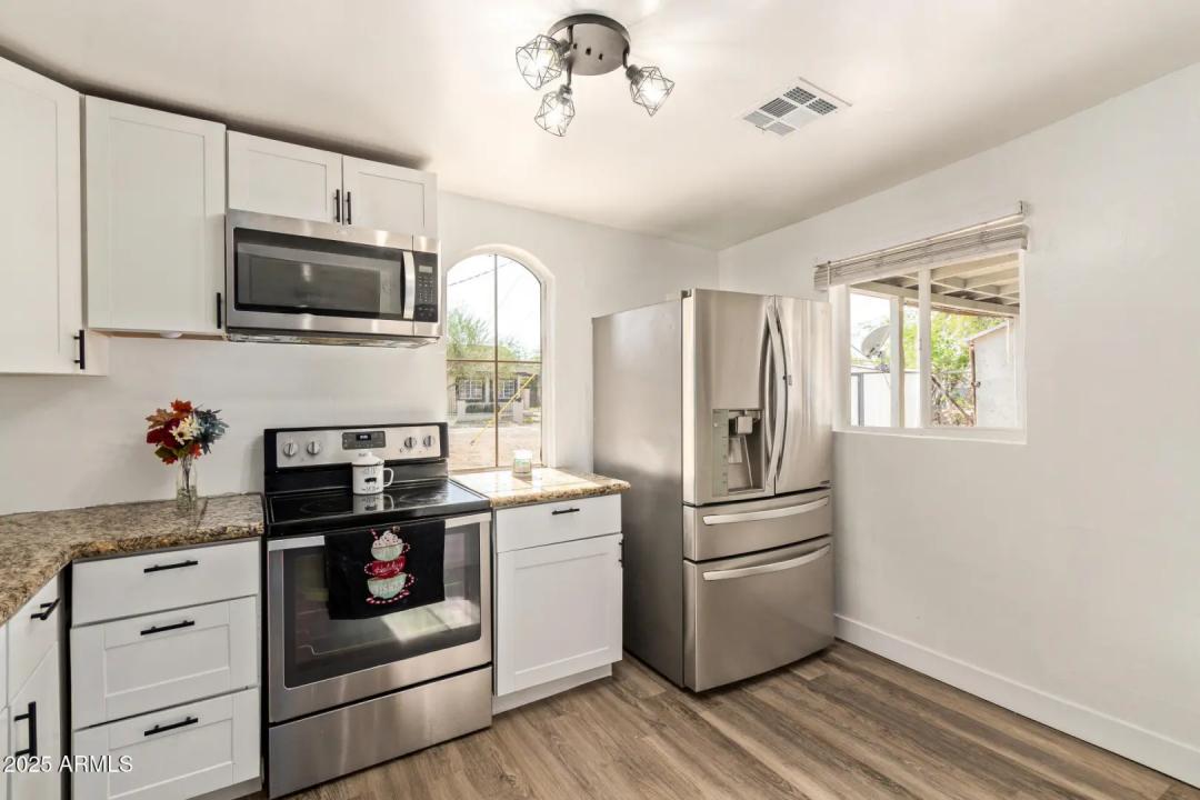 Real Estate Picture 27