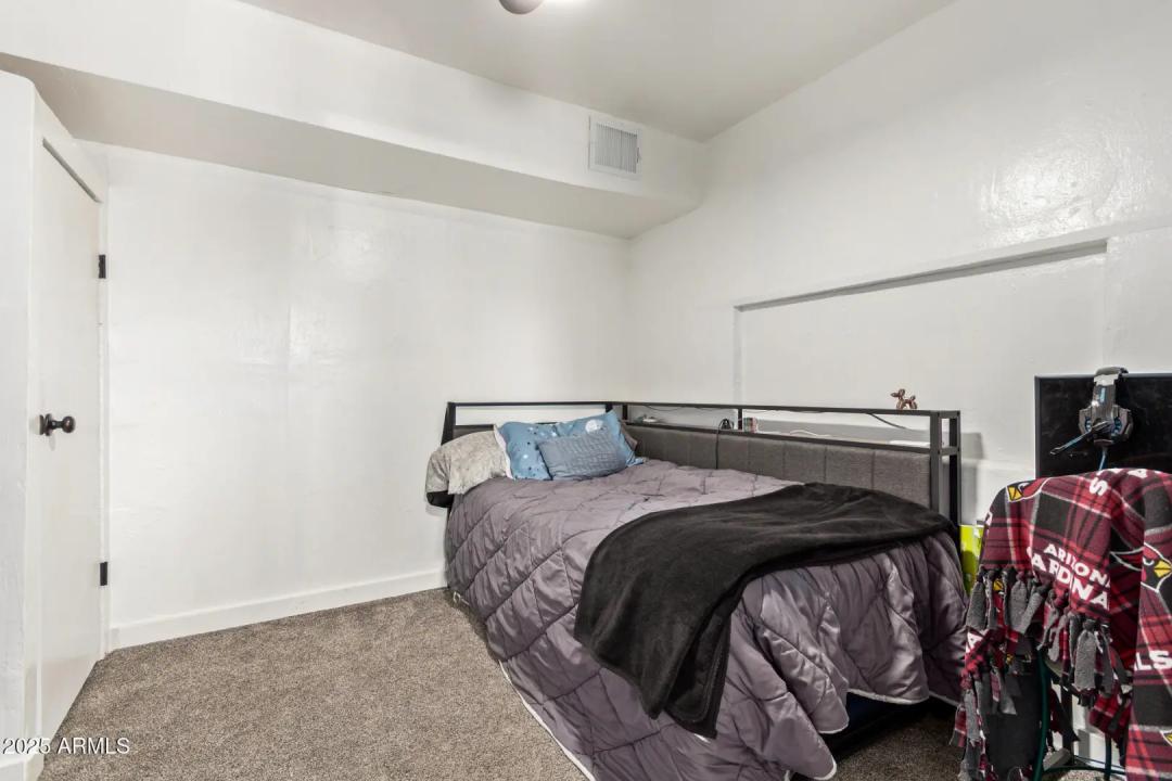 Real Estate Picture 28