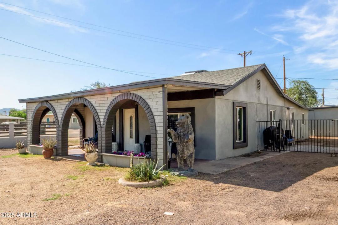 Real Estate Picture 1