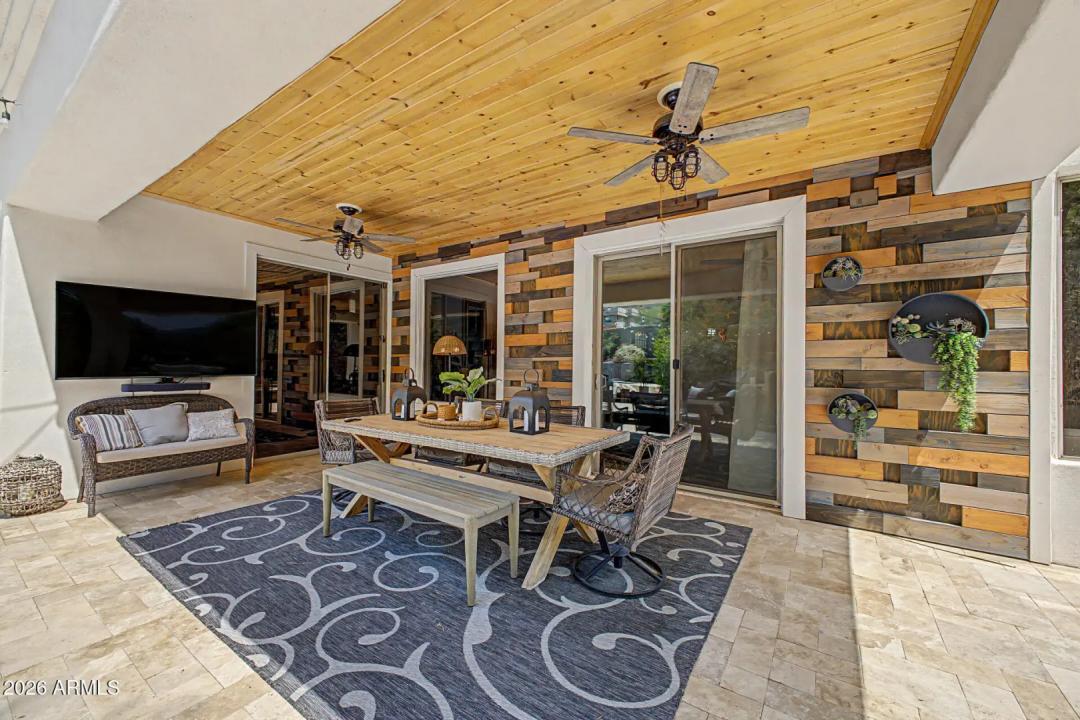 Real Estate Picture 6