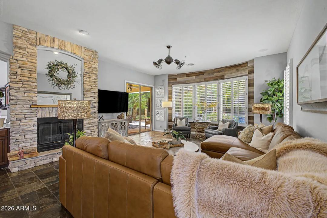 Real Estate Picture 16