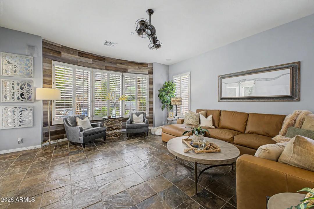 Real Estate Picture 17