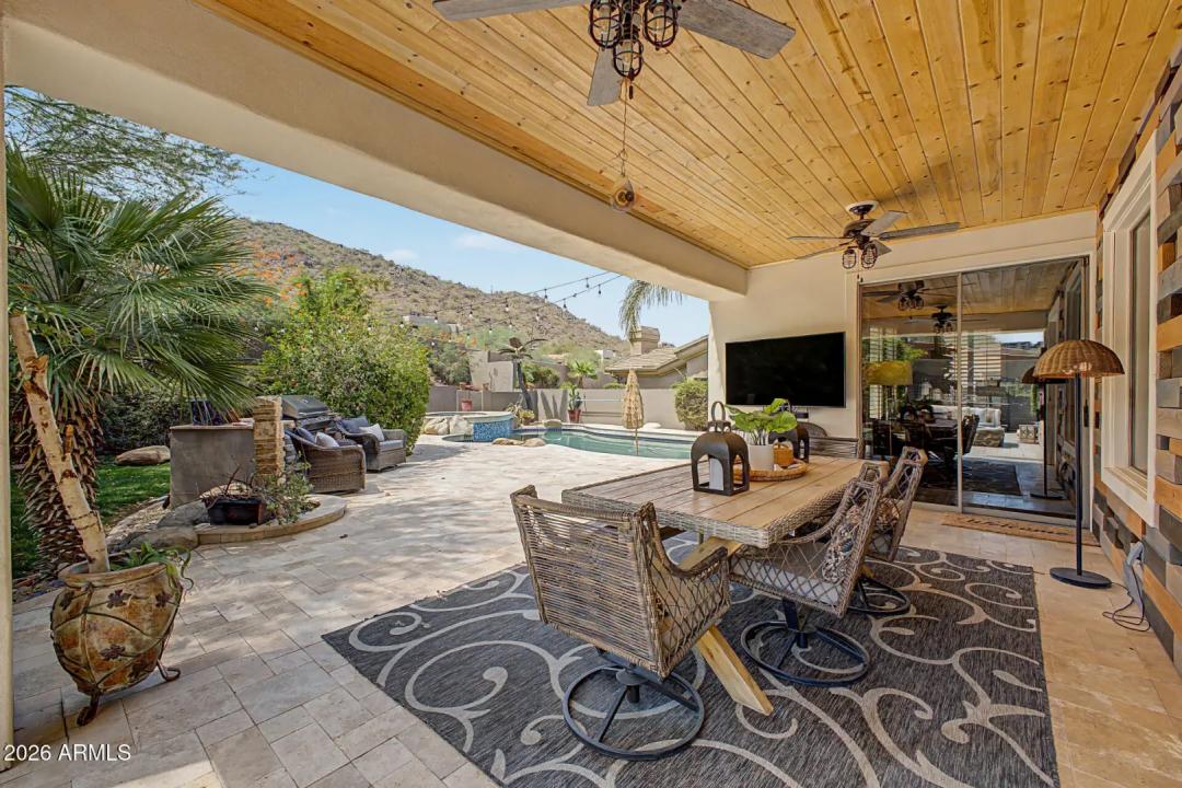 Real Estate Picture 7