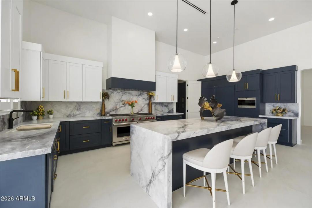 Real Estate Picture 18
