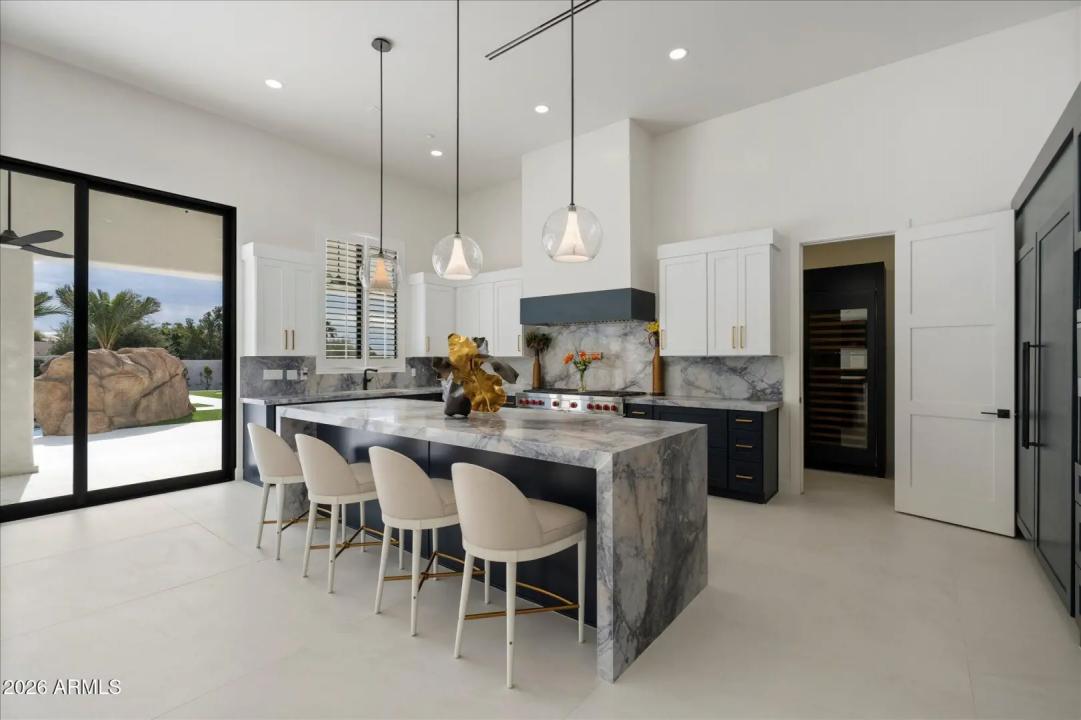 Real Estate Picture 13
