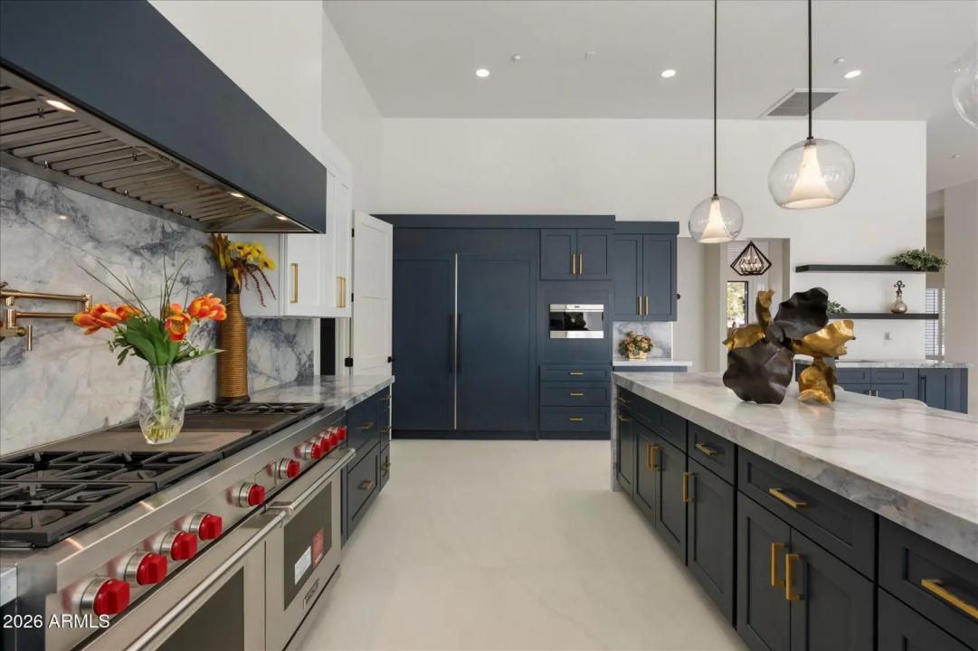 Real Estate Picture 16