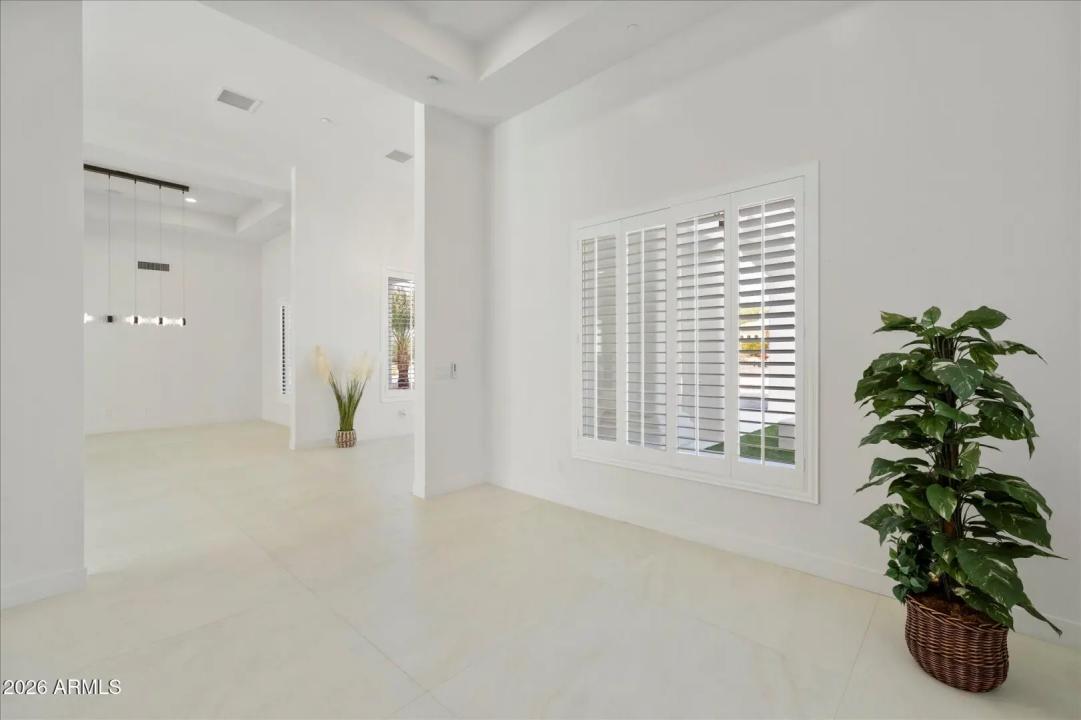 Real Estate Picture 9