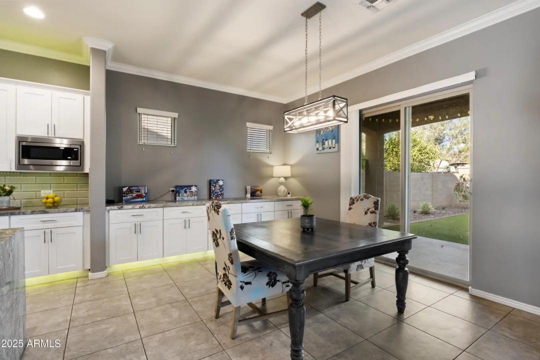 Real Estate Picture 7