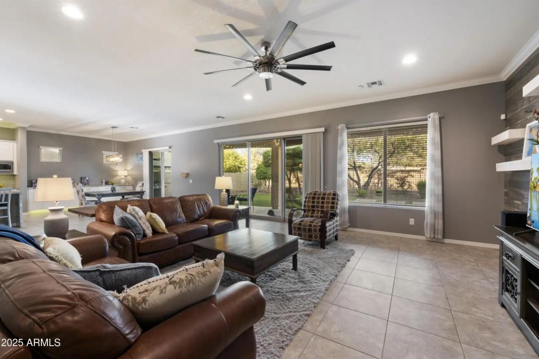 Real Estate Picture 10