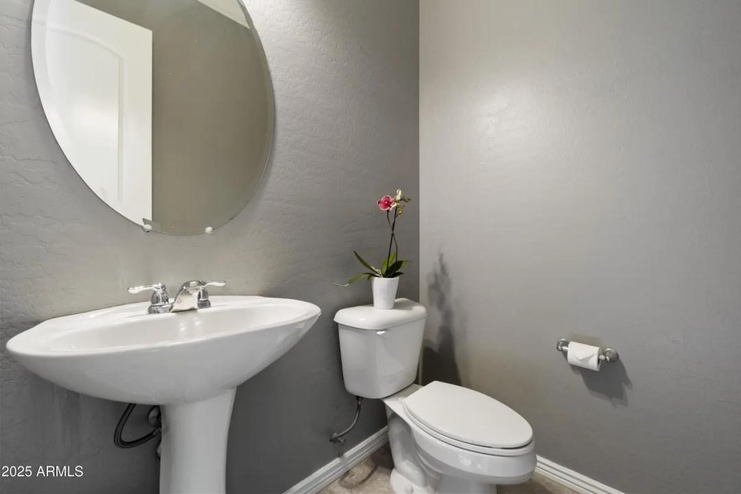 Real Estate Picture 12