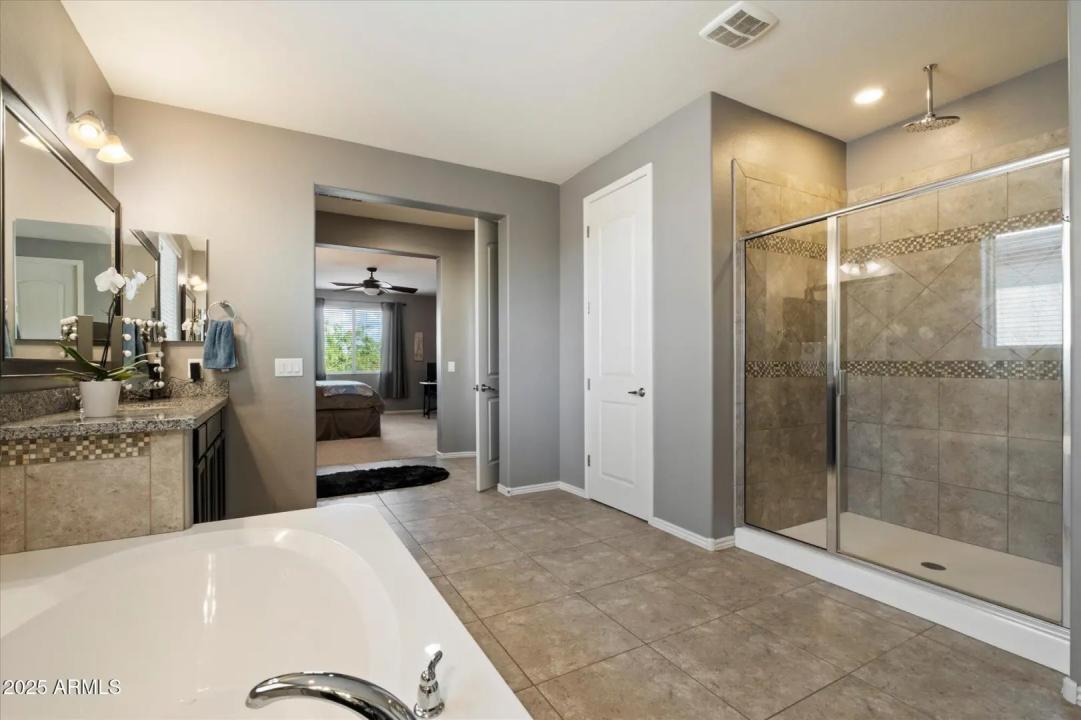 Real Estate Picture 17