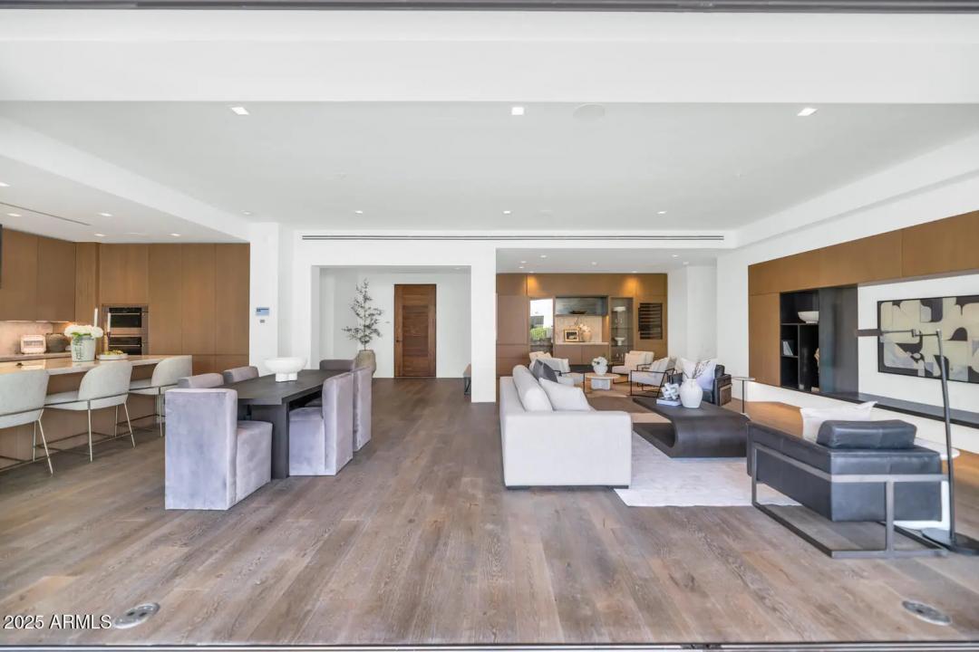 Real Estate Picture 3