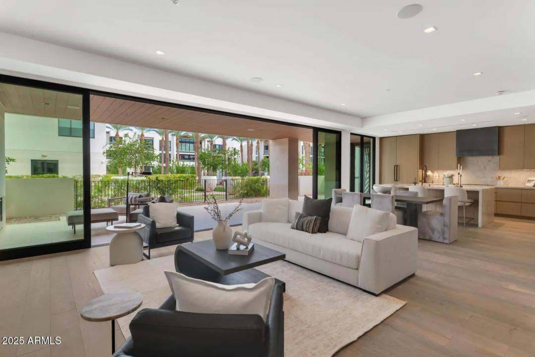 Real Estate Picture 4
