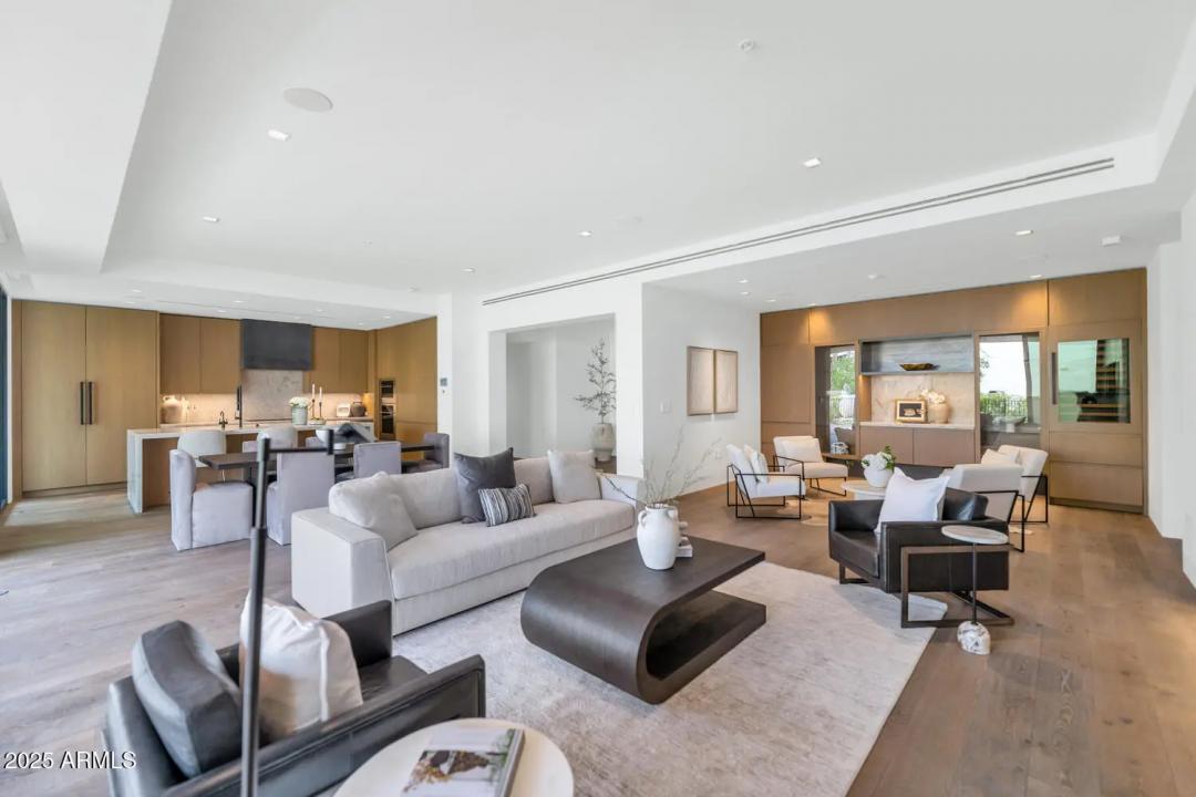 Real Estate Picture 5