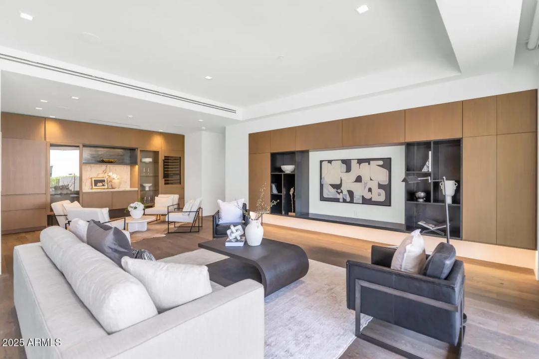 Real Estate Picture 6