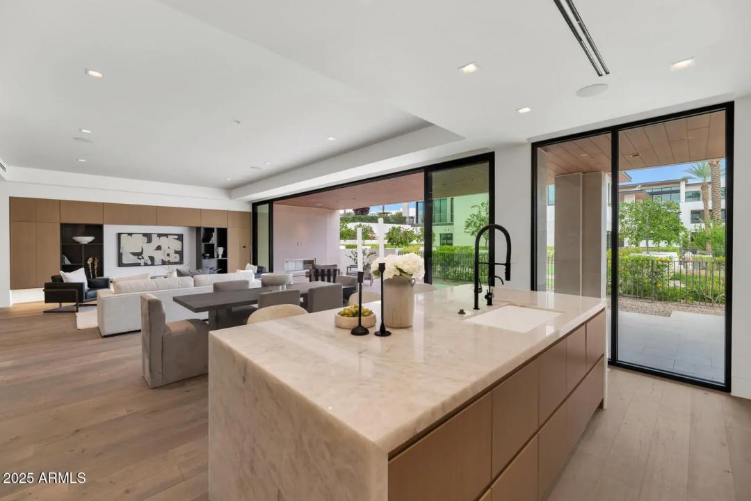 Real Estate Picture 14