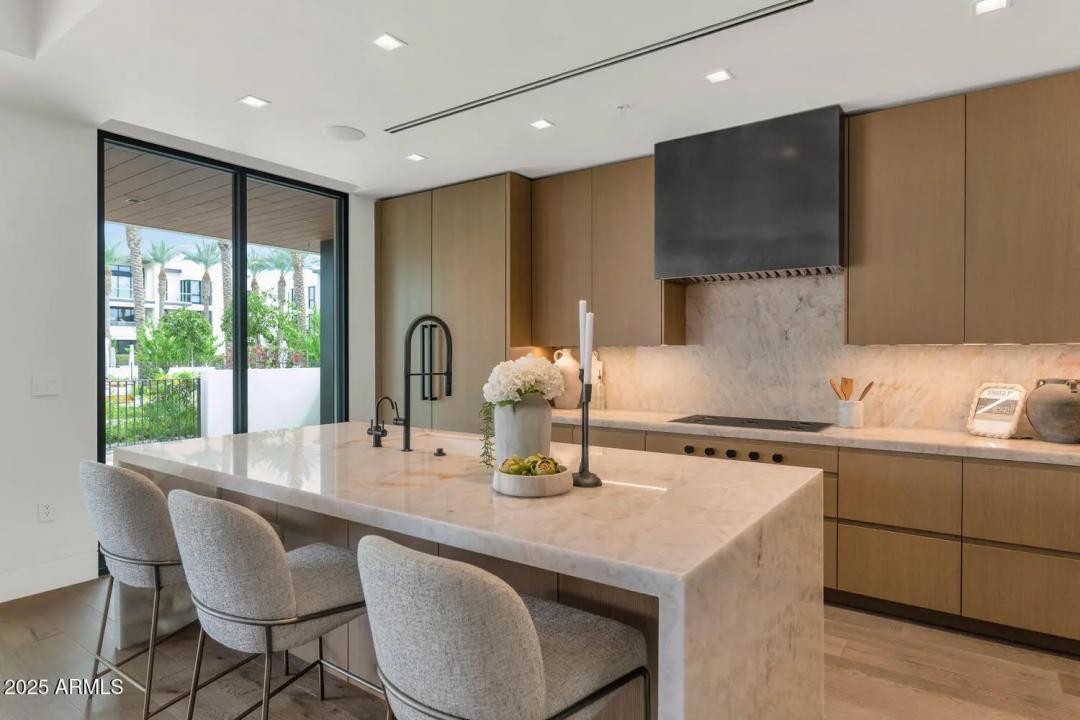Real Estate Picture 18