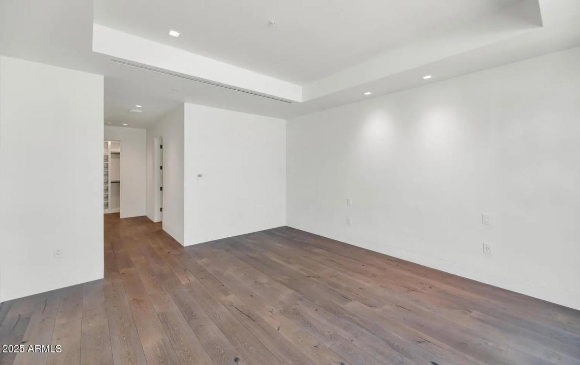 Real Estate Picture 28