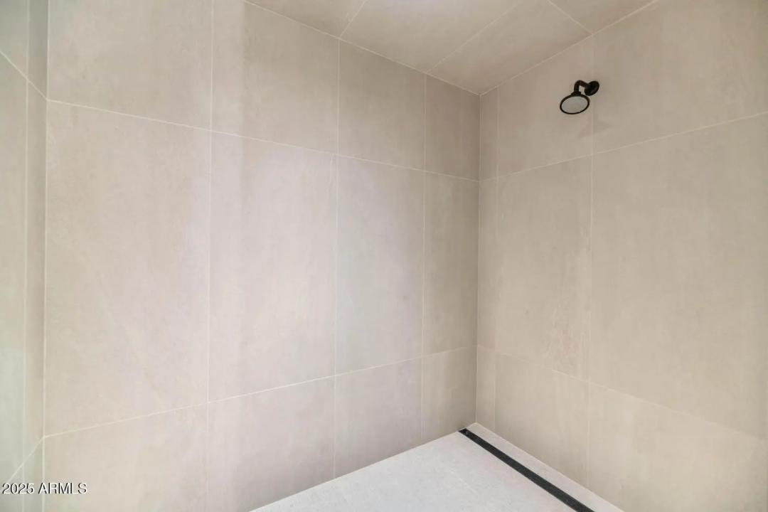 Real Estate Picture 30