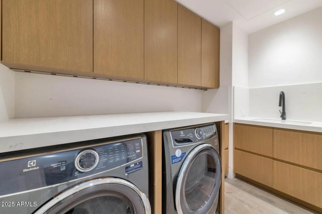 Real Estate Picture 37