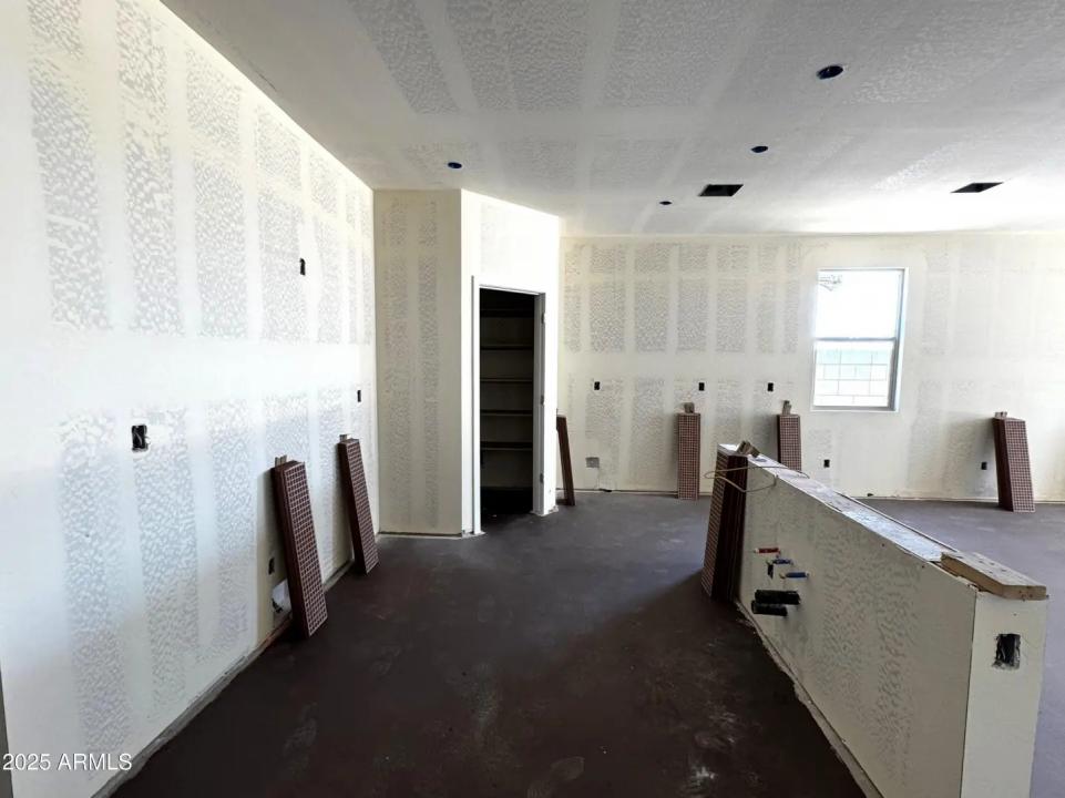 Real Estate Picture 8
