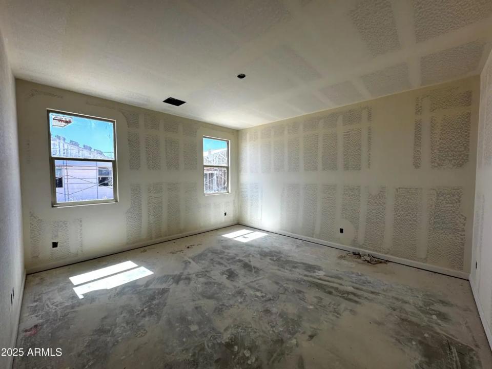 Real Estate Picture 13