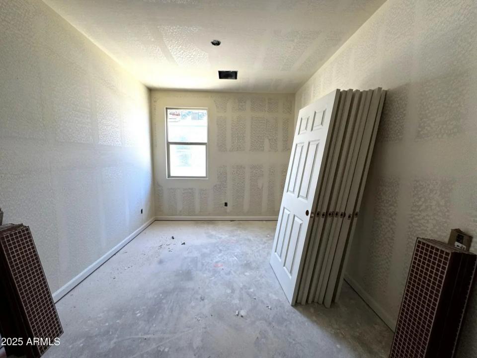 Real Estate Picture 15